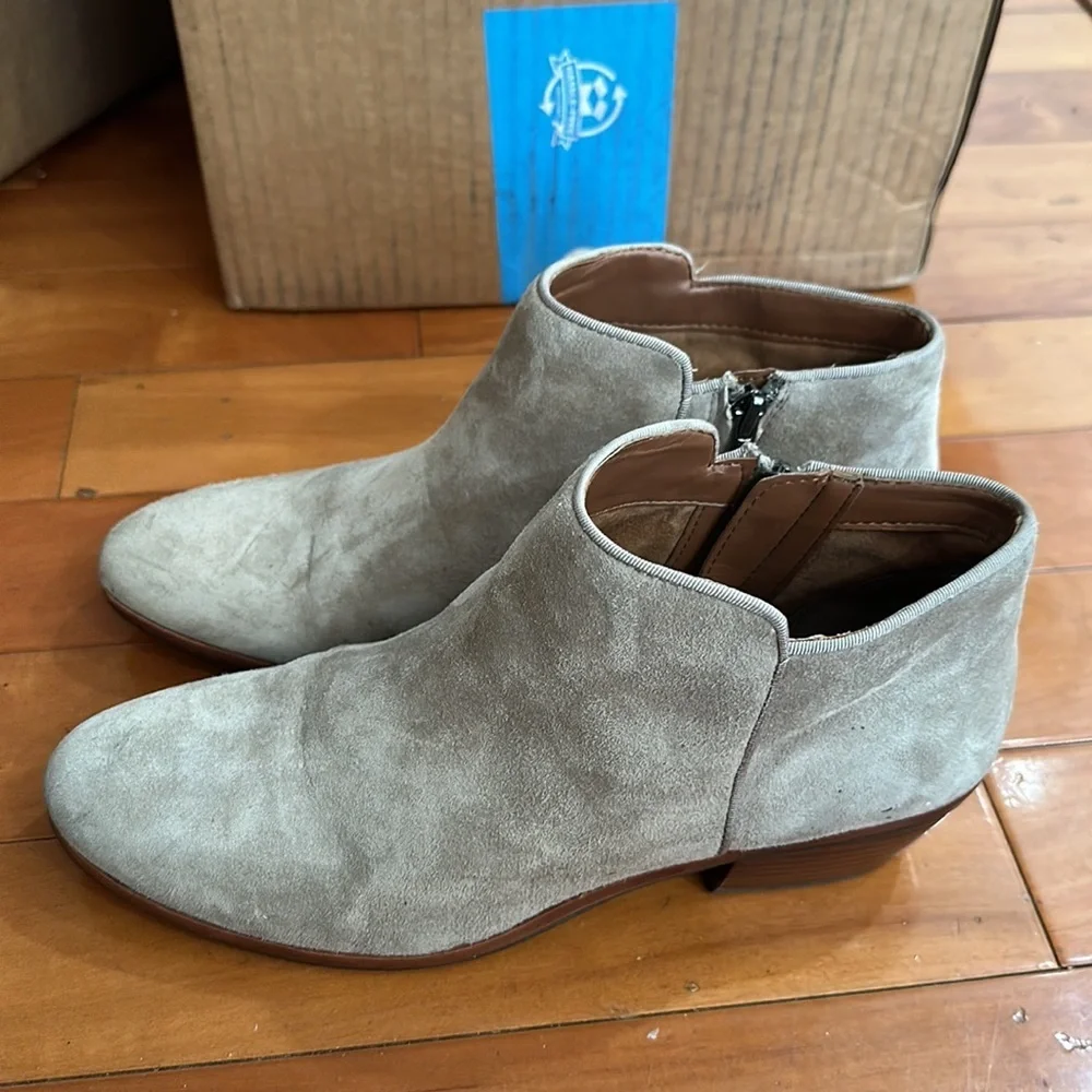 Sam Edelman beige suede ankle boots size 9 comfy street wear, work office